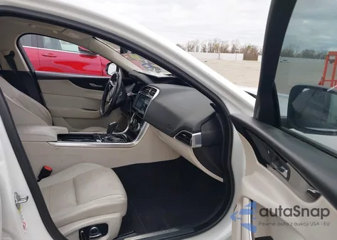 2020 Jaguar Xe S Rwd Automatic z USA, uszkodzony, nr VIN SAJAE4FX7LCP61582